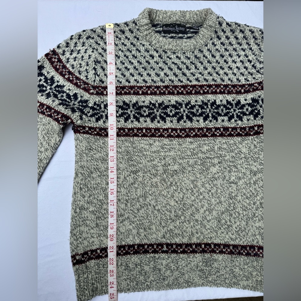 Northwest Territory Men's Vintage Crewneck Sweater - Cream and Burgundy Pattern - Picture 3 of 5